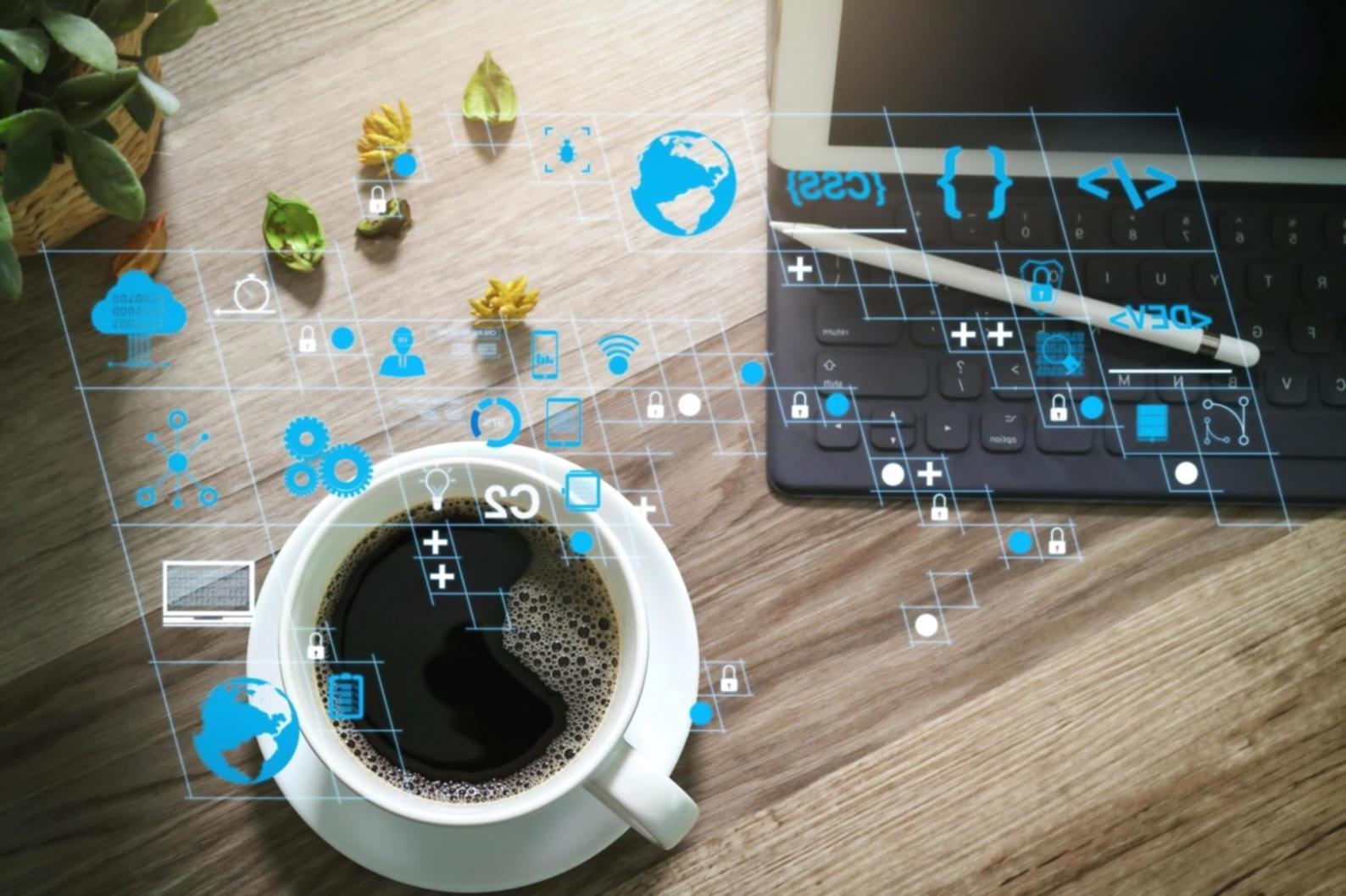 Groep studenten tijdens code review sessie met mentor